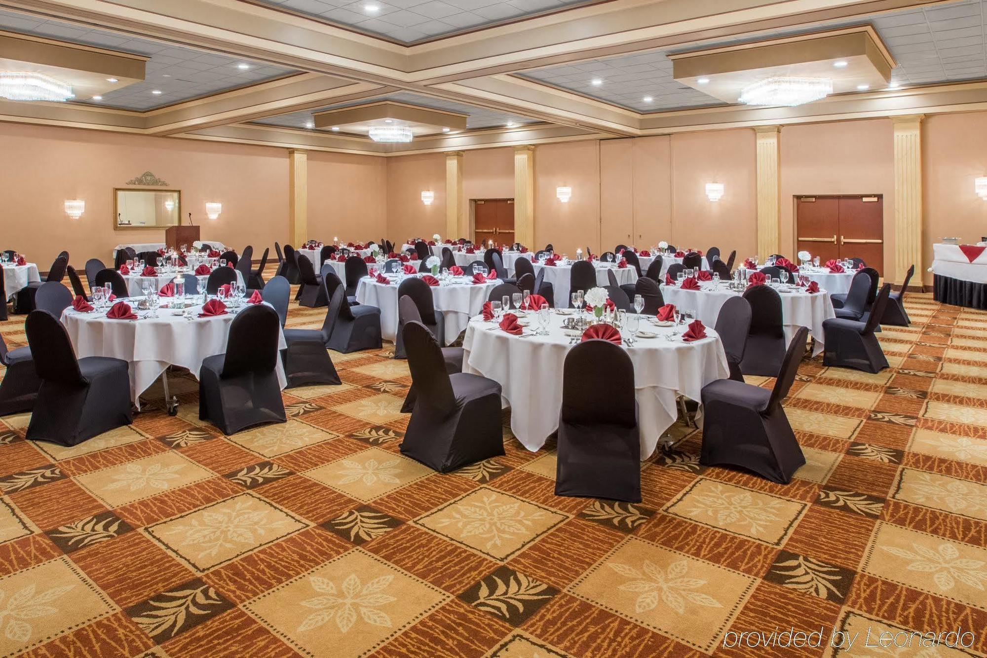 Four Points By Sheraton Detroit 3*