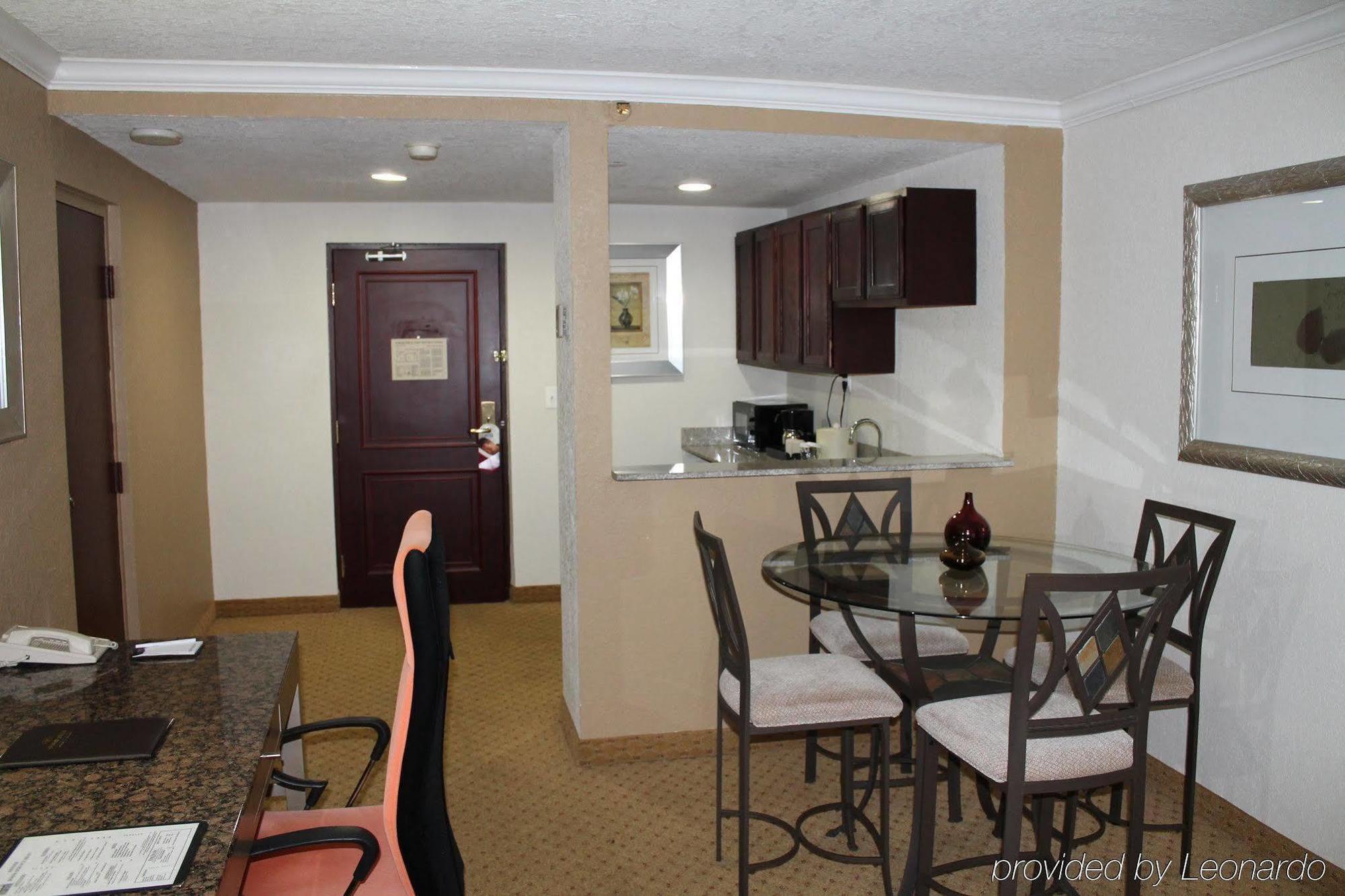 Hotel Four Points By Sheraton Detroit 3*
