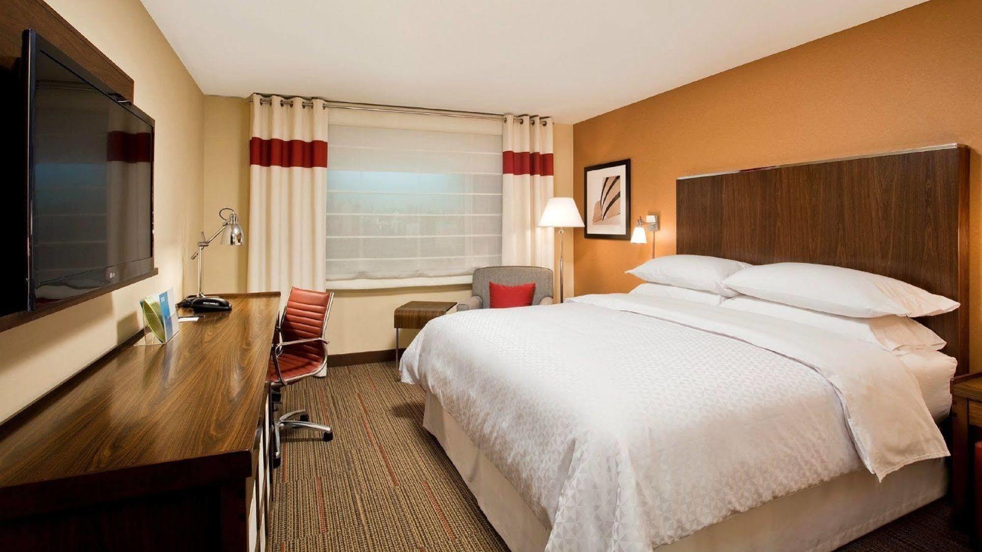 Four Points By Sheraton Detroit 3*